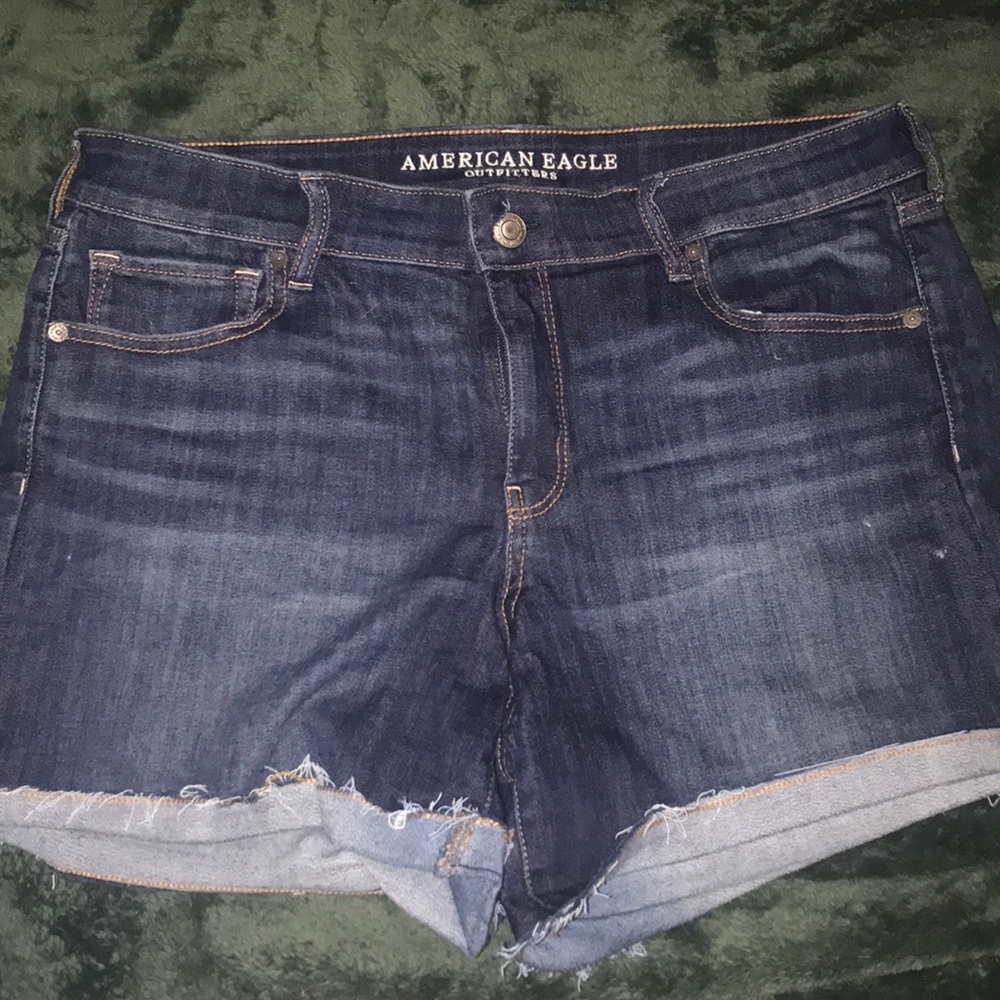AE next level stretch midi shorts size 18